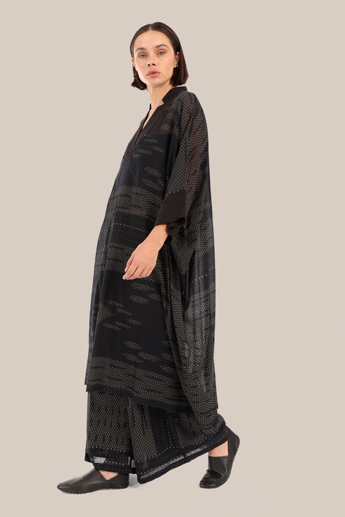 Embroidered oversized kaftan dress with V neckline